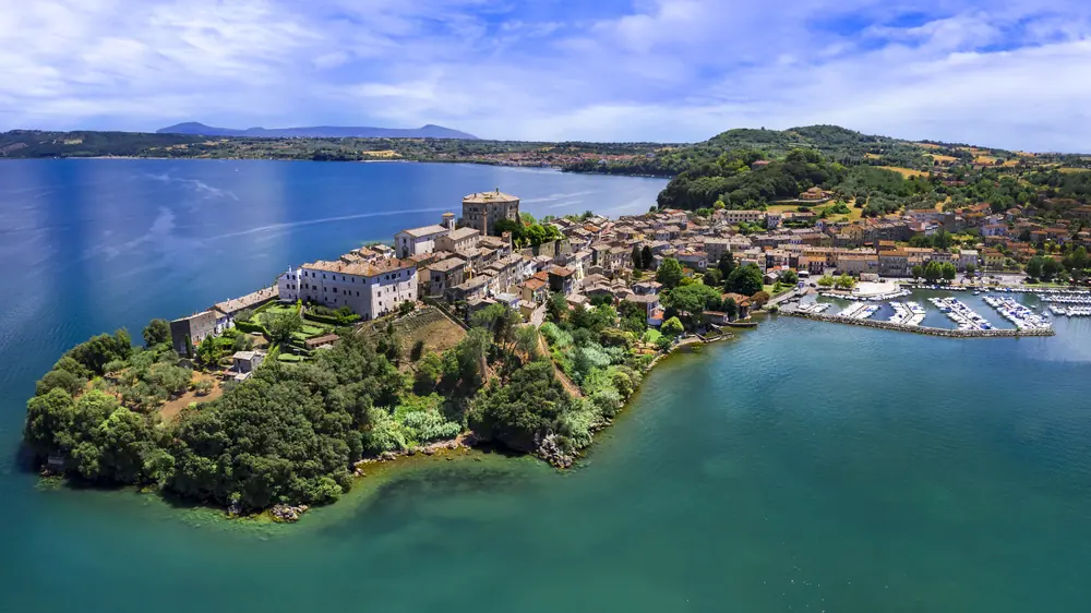 Capodimonte affacciata sul lago di Bolsena
